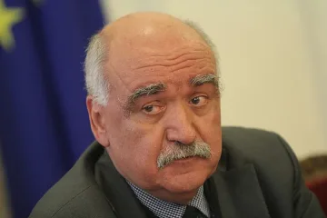 Парламентът избра единствения кандидат за шеф на Здравната каса /ОБНОВЕНА/