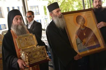 Пристигнаха мощите на св. Пантелеймон