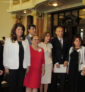 Йотова: Необходим е ангажимент към българските училища в чужбина