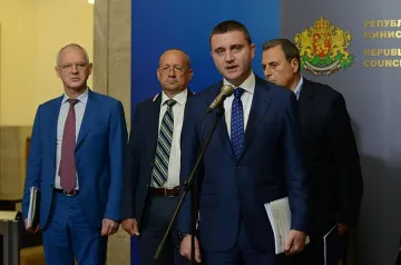 Кабинетът скастри работодателите за конфликтите със синдикати и работници