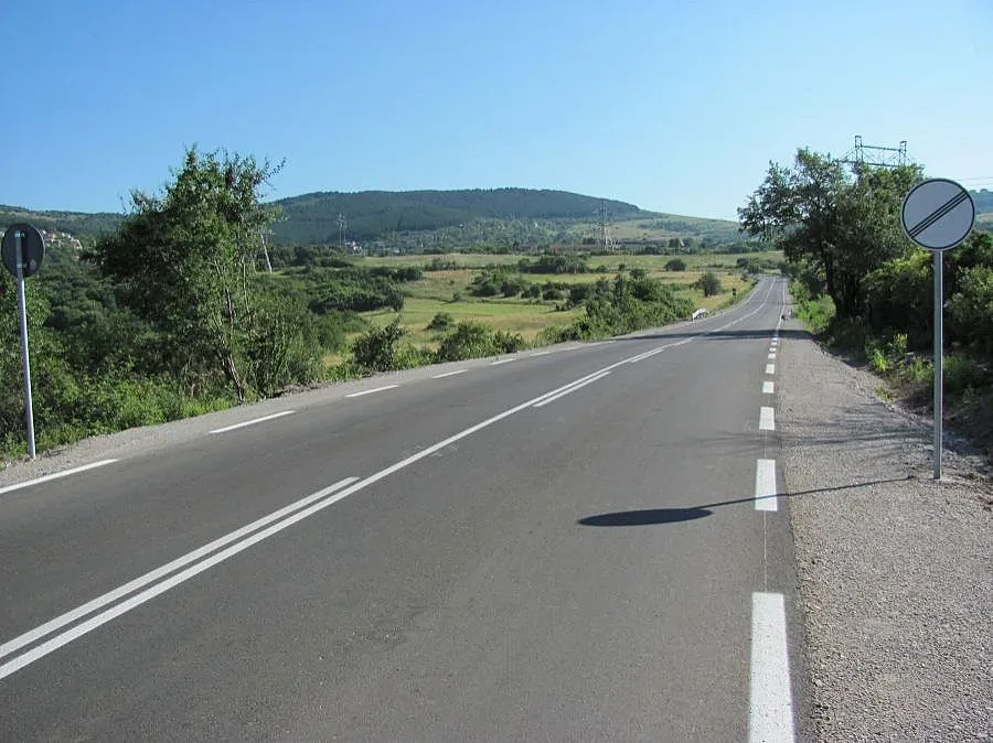 Трима се мъртви след удар в цистерна