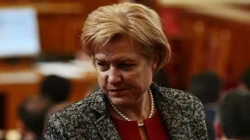 Менда Стоянова: Бюджетът не дава заплати, а хората