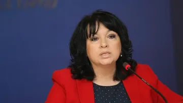 Министър Петкова: Правителството няма да търпи непристойно поведение