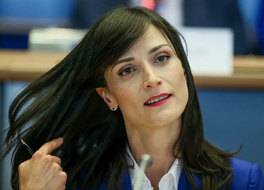 Мария Габриел: Метрото показва какво е свързаност