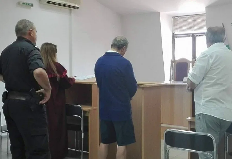 Биячът на бременната получи "задържане под стража"