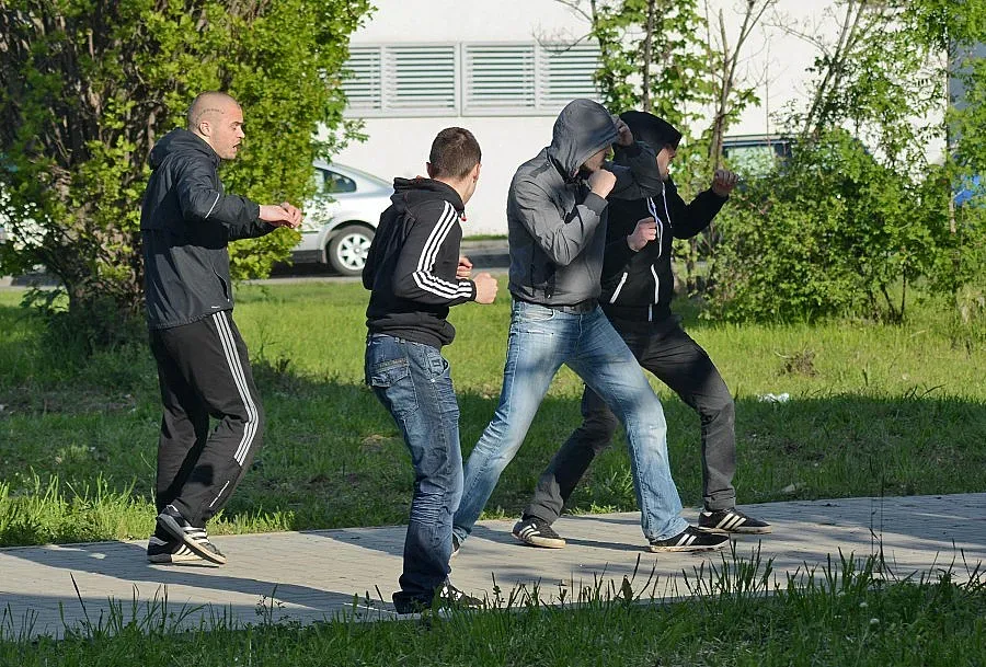 Пребиха с тръби и бухалки фенове на "Левски"