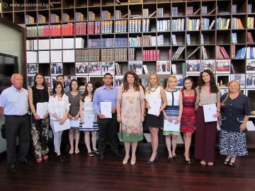 Вицепрезидентът: Надявам се младите да се реализират в България