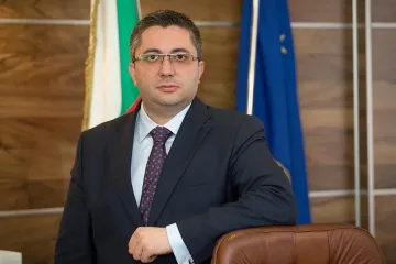 Търсят варианти са продължаване на санирането