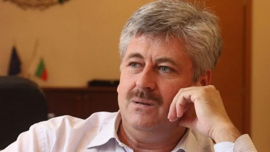 Бюрхан Абазов: Това ли е пътят? Да плащаме глоби 