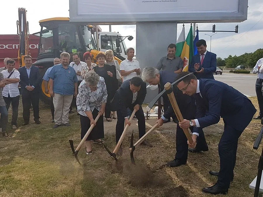 Министър и кмет сложиха началото на ключов проект за Добрич