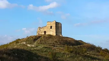 Уредиха пари за разкопки на 3 крепости