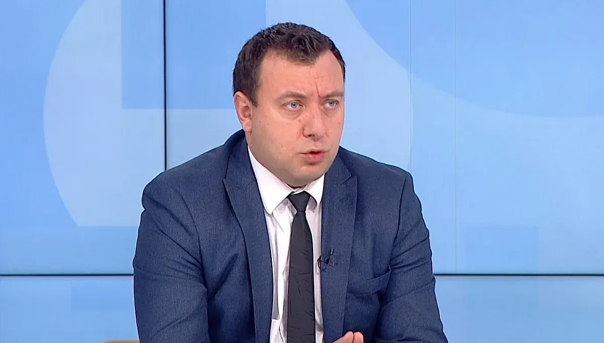 Човек на "Възраждане" категоричен: Полицаи се самообгазиха!