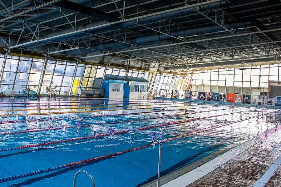 Мъж се удавил в басейн "Спартак"