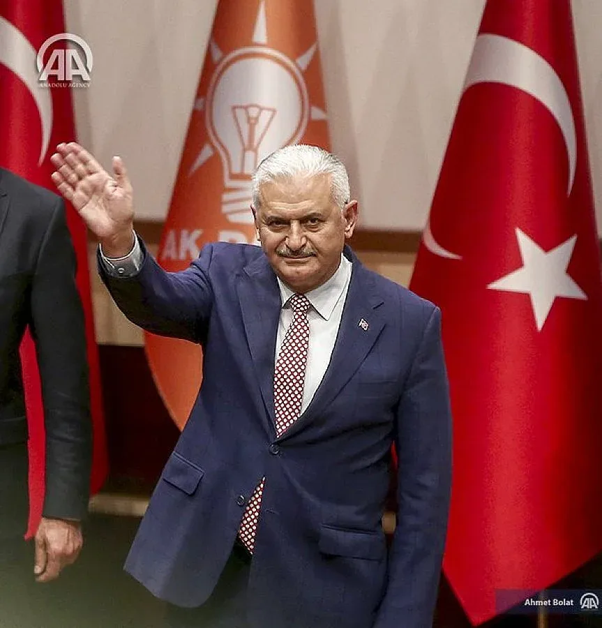 Турция удължава военното положение