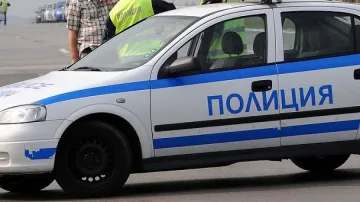 Седми ден издирват младеж, блъснал петима