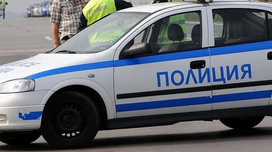 Седми ден издирват младеж, блъснал петима