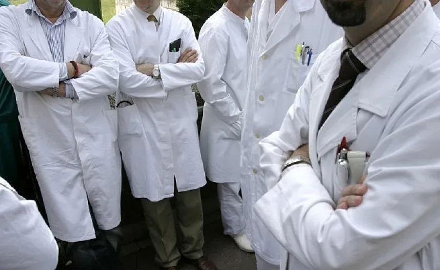 Фармацевтични компании изляха 24 милиона в джобовете на лекари