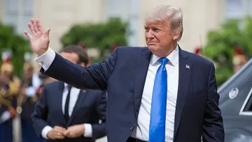 "Тръмп - на Марс": в Париж са срещу посещението на американския президент