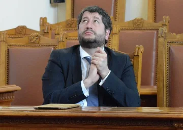Доклад на Сметната палата заковава Христо Иванов
