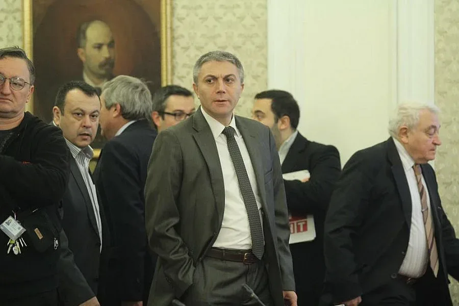 Карадайъ: Демокрацията е застрашена