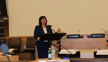 Корнелия пред Социнтернационала: Да се откажем от привилегиите и да работим