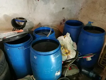 1815 л ракия без документни откриха митничари