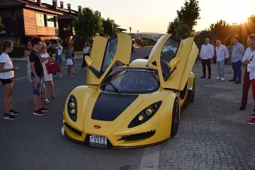 Представиха родна суперкола