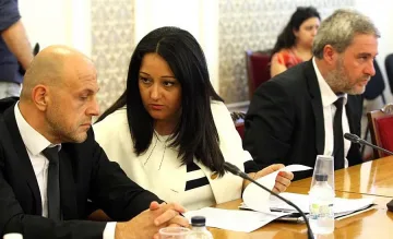 Боршош рязал одиторите и трупал загуби в НДК