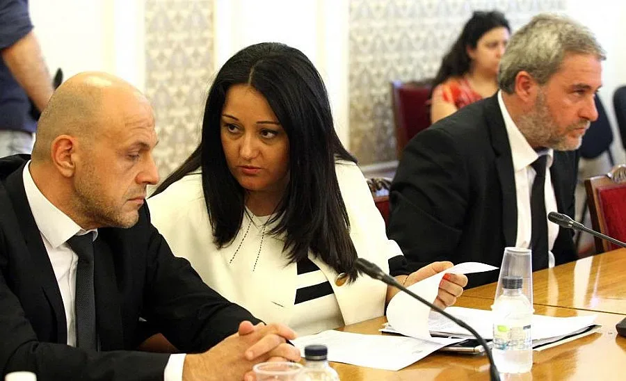 Боршош рязал одиторите и трупал загуби в НДК