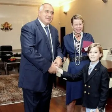 Калина и Симеон-Хасан получиха родни паспорти