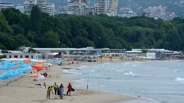 Затварят 3 заведения на варненски плаж