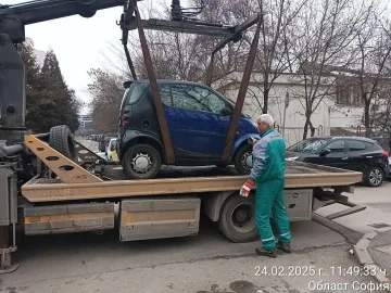 Масово вдигат коли в София. Какво се случва