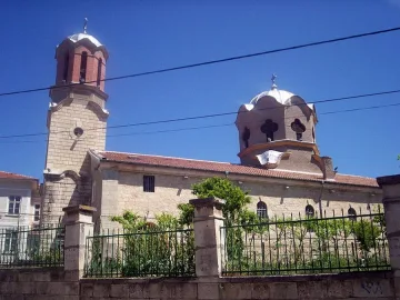 Посегнаха на църквата в Разград