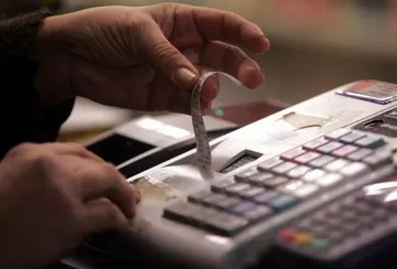 Данъчните с 35 000 проверки край морето