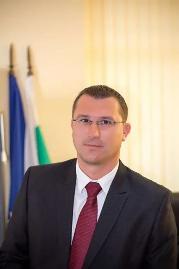 Посредник изглажда конфликта за изтребителите