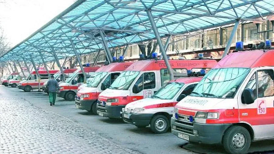 Слагат паник бутони в линейките