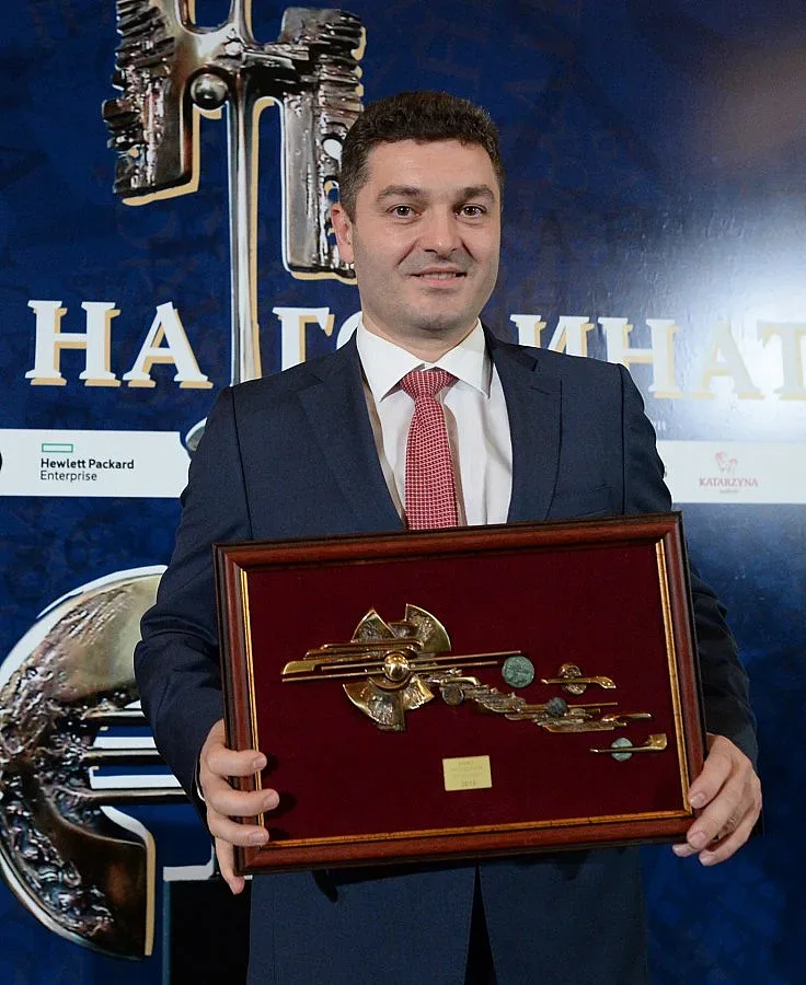 Fibank спечели приза „Банка на клиента" в конкурса „Банка на годината" 