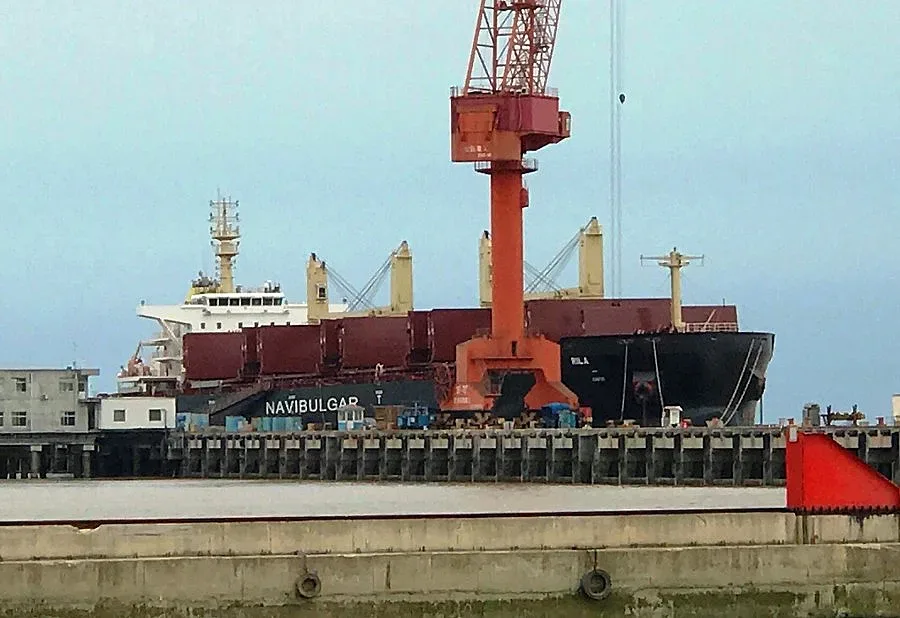 Вдигнаха флаг на нов 42 300-тонен кораб на БМФ