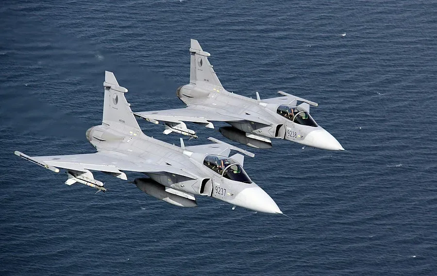 Кой изтребител ще го вдигне повече