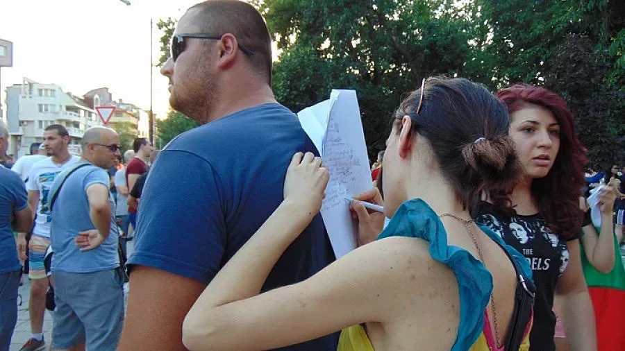 Асеновград вкарва подписката си в парламента