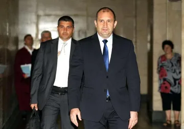 Президентът: Ненчев катастрофира с  договора с Полша за МиГ-овете