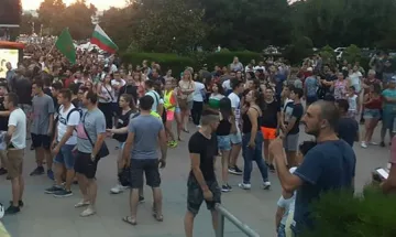 Вицепремиер: Службите да преследват заплахите в интернет