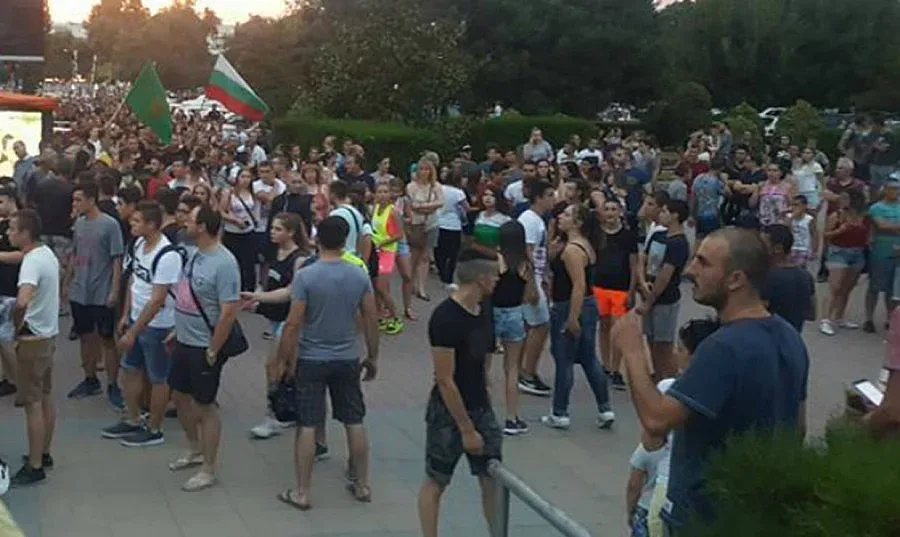 Вицепремиер: Службите да преследват заплахите в интернет