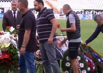 Прощаваме се със Садъков, поднесоха му венец от ДПС