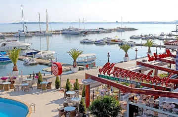 Руските пияндета от Свети Влас остават в ареста /ОБНОВЕНА/