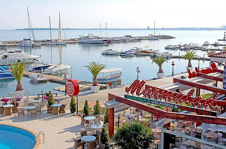 Руските пияндета от Свети Влас остават в ареста /ОБНОВЕНА/