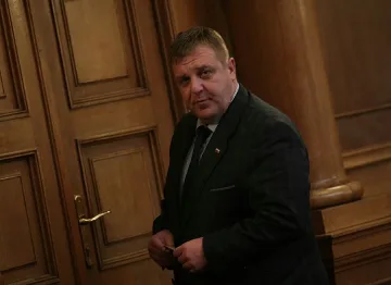 Каракачанов: В тази държава има и задължения, а не само права