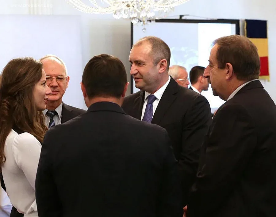 Радев в Румъния: България е финансово стабилна