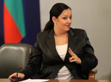 Лиляна Павлова няма да подава оставка