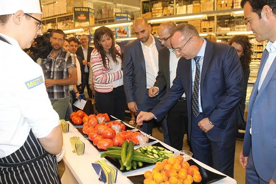 МЕТРО маха прекупвачи на месо и зеленчуци